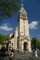 Saint Pierre de Montrouge.jpg