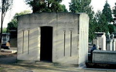 chapelle des douze apôtres au cimetière Montparnasse.jpg