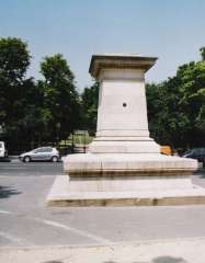 Monument érigé en l'honneur de  Arago.jpg